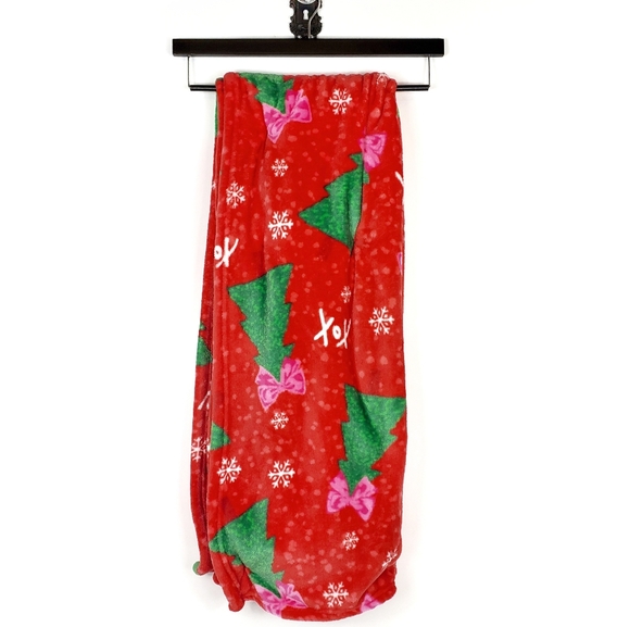 BETSEY JOHNSON Holiday Plush Fleece Throw Blanket - Picture 5 of 7